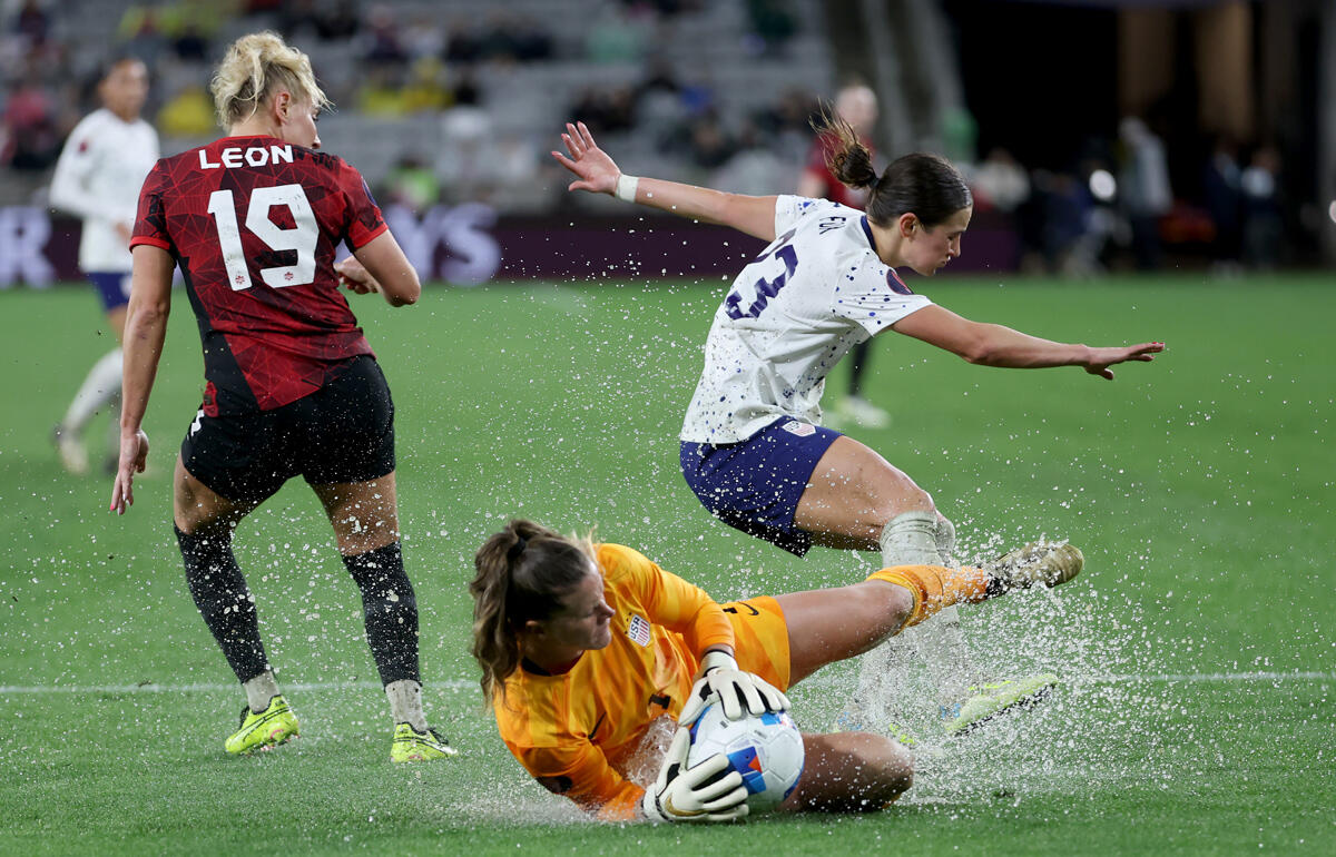 カナダvsアメリカの大一番が最悪のピッチで…