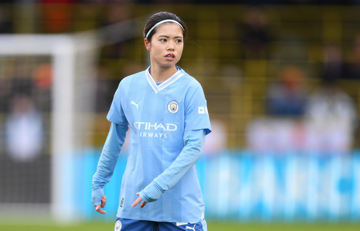 百科事典の表紙になった長谷川唯