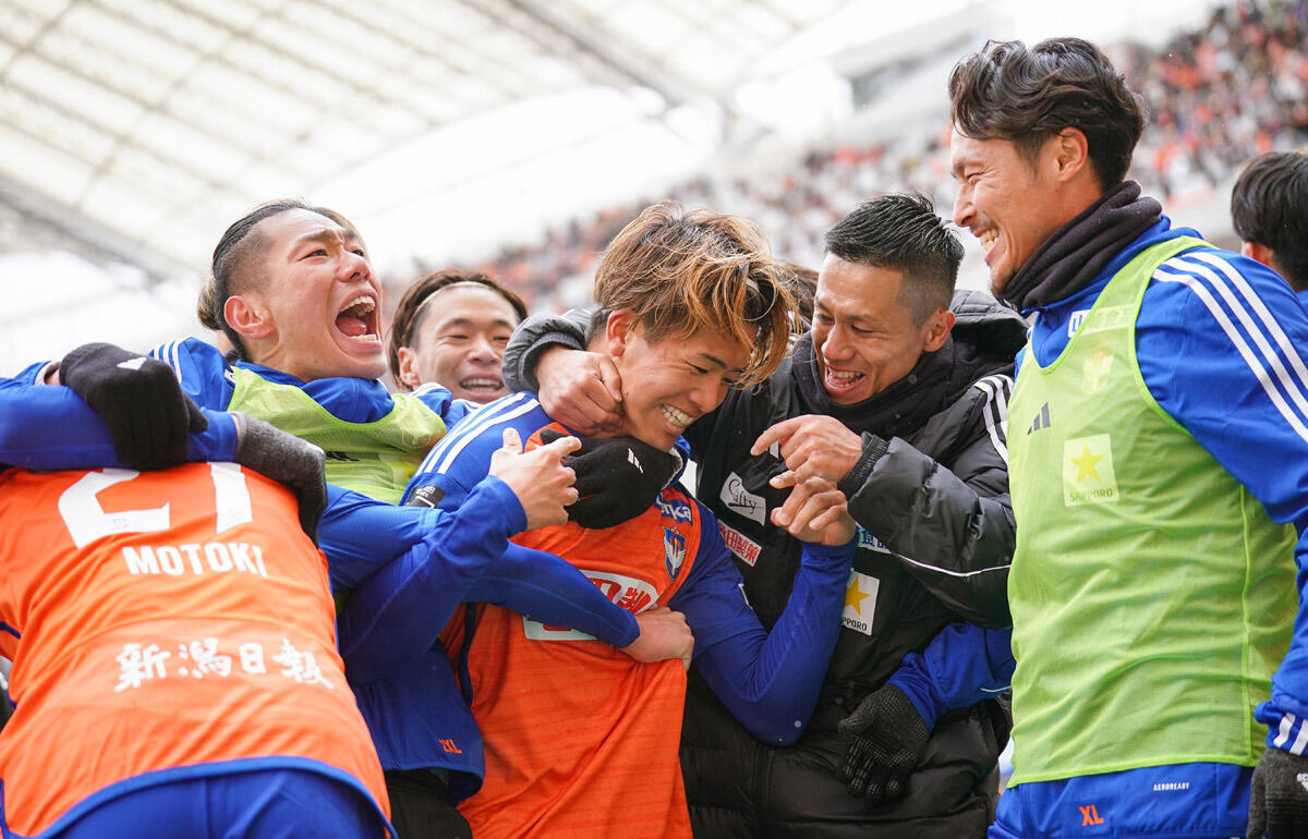 決勝ゴールを決めた新潟・長谷川元希