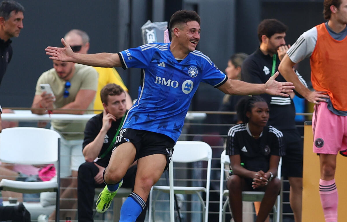 飛んでみないミスをしてしまったコッカロ