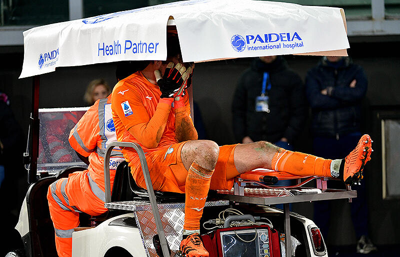 ウディネーゼ戦で負傷したプロベデル