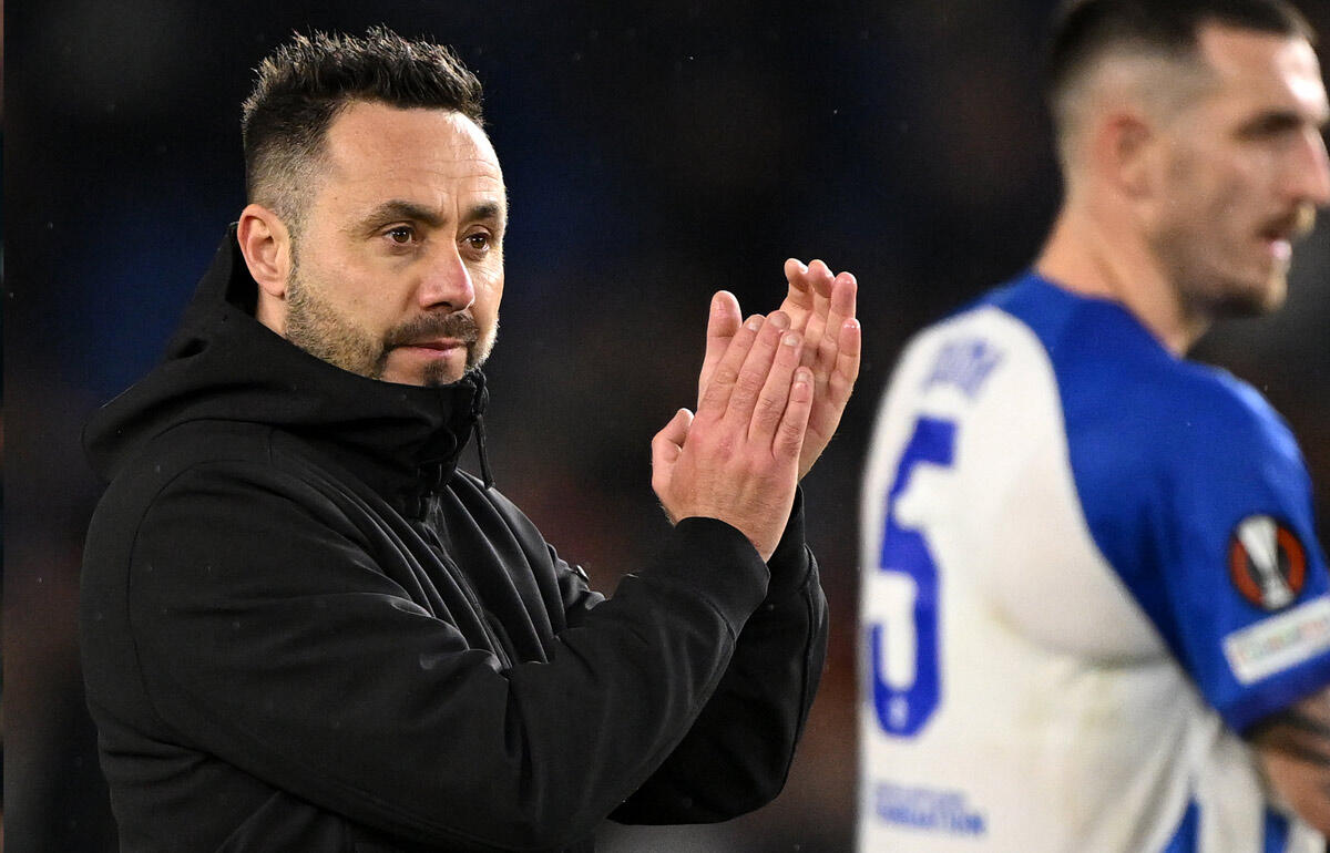 勝利も敗退となったデ・ゼルビ監督