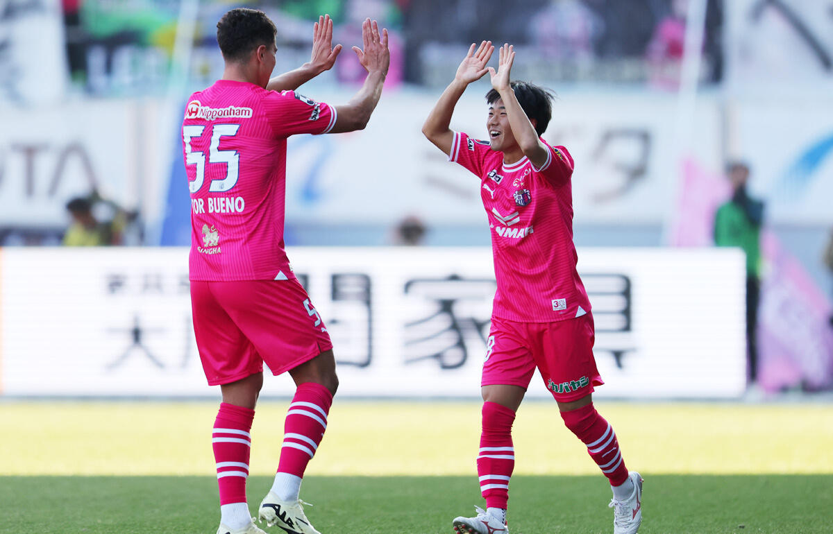 技アリのJ1初ゴールを記録したヴィトール・ブエノと柴山昌也