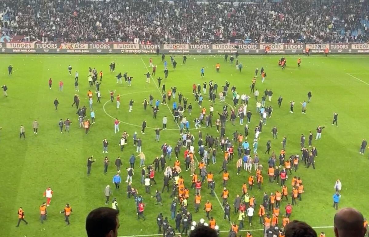 乱闘事件が発生したトラブゾンスポルvsフェネルバフチェ