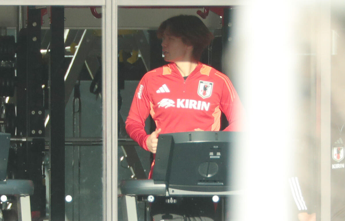 ジムで汗を流した板倉滉