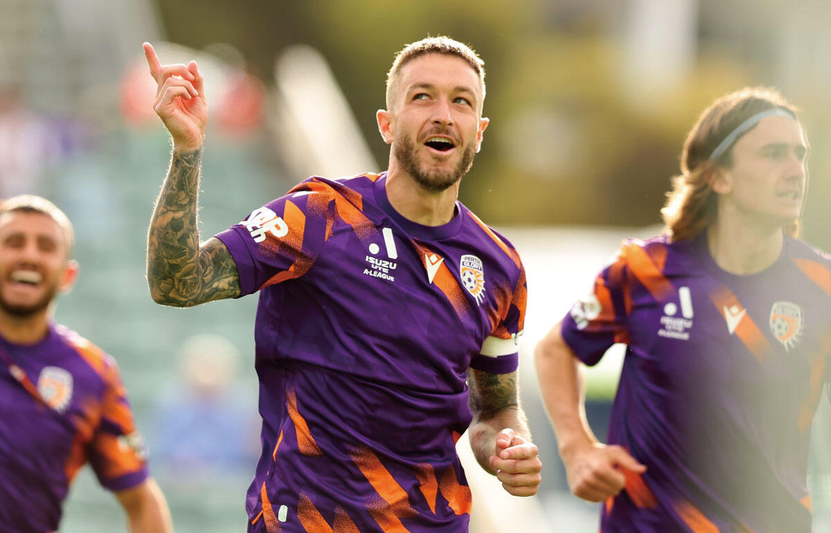 母国でゴール量産のアダム・タガート