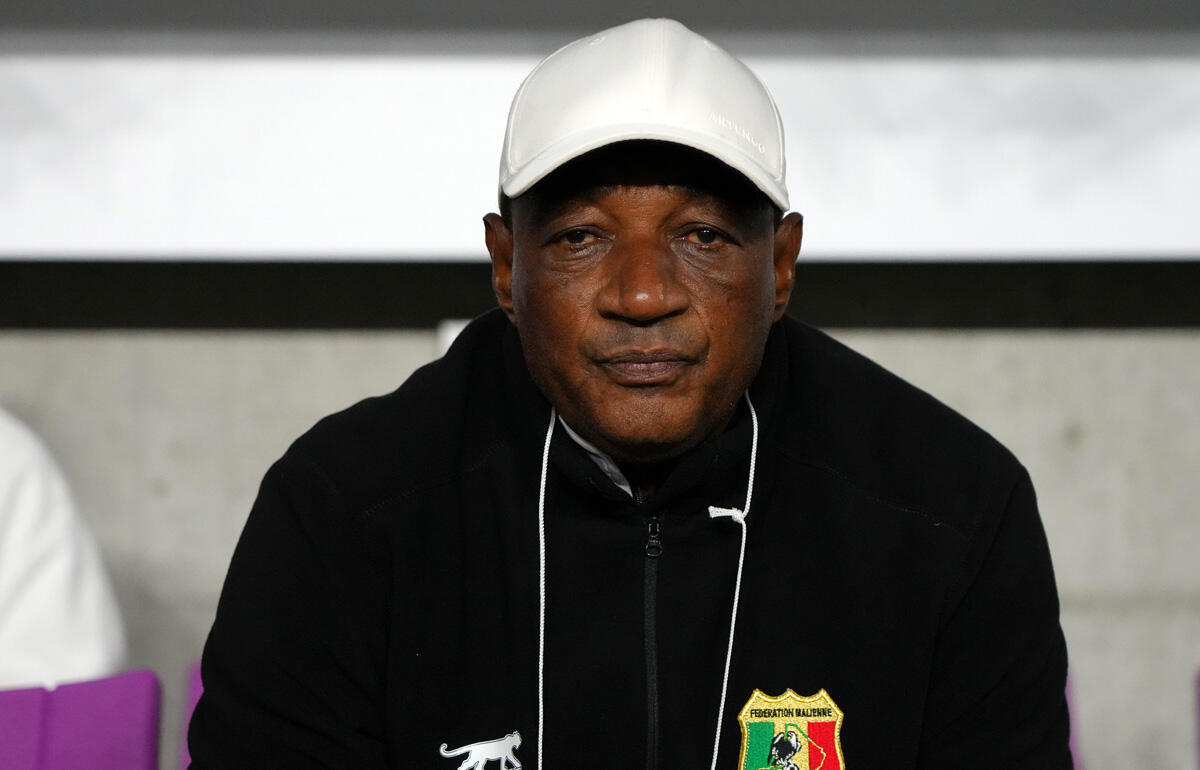 マリを率いるバダラ・アル・ディアロ監督