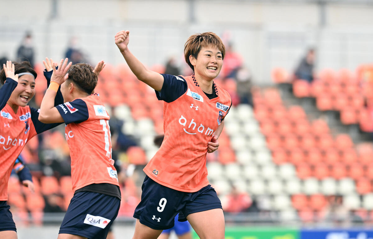 決勝点をマークした大宮Vの井上綾香