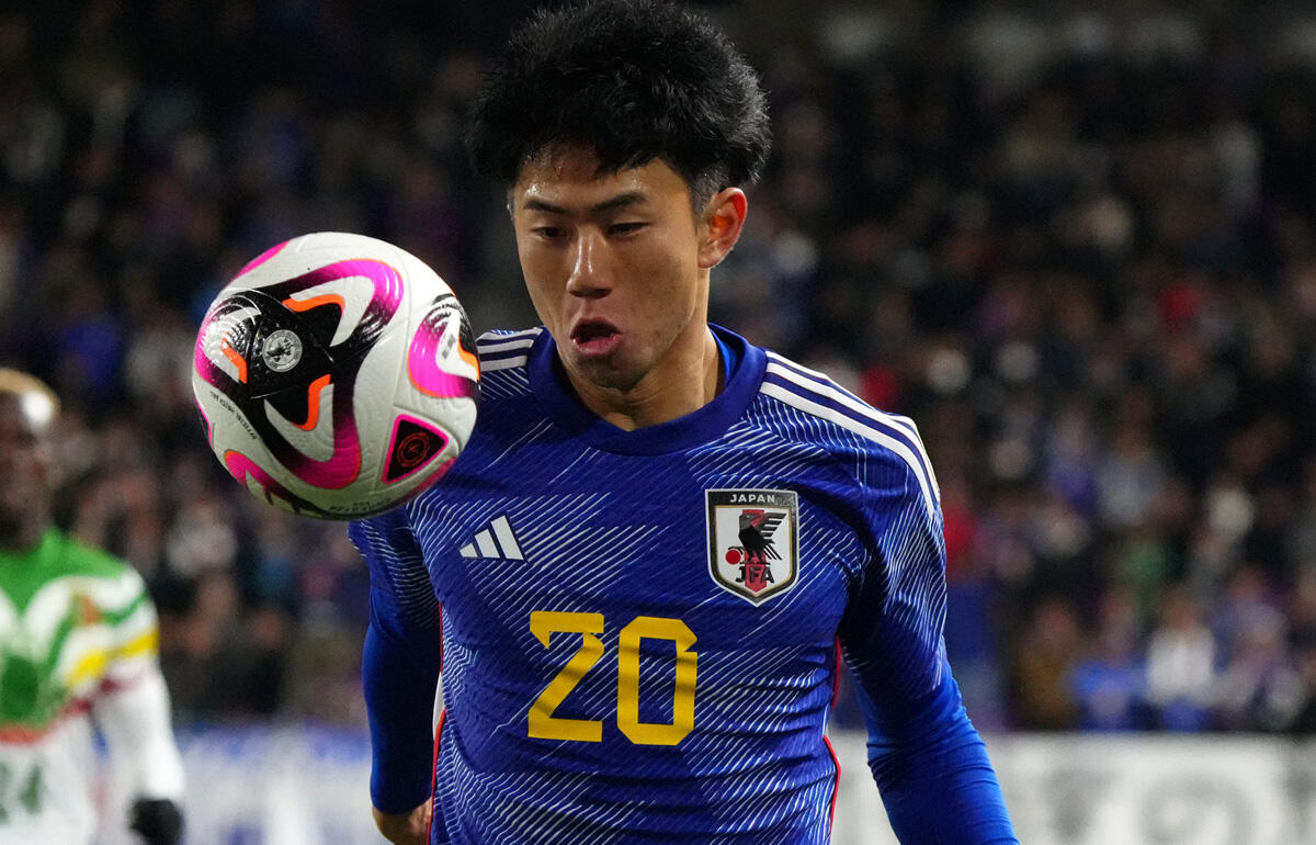 右サイドでプレーした平河悠