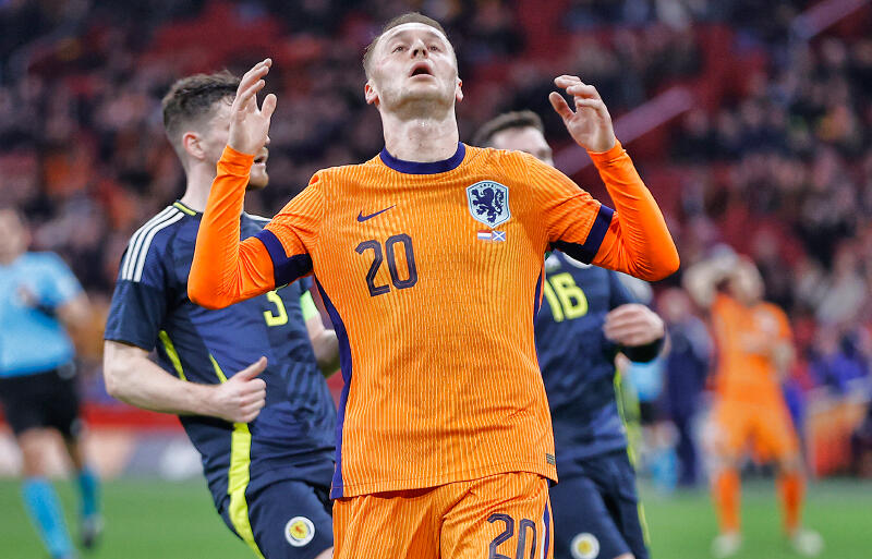 スコットランド戦でプレーしたコープマイネルス。