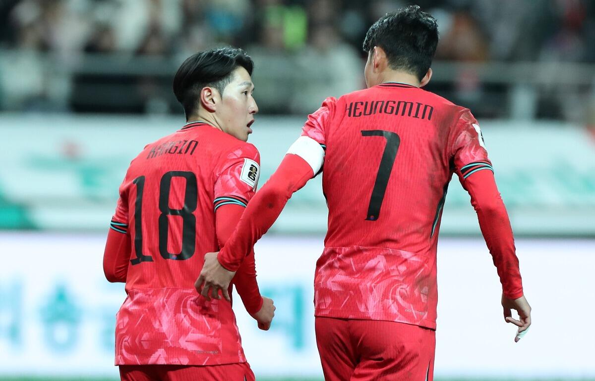 かっこいい ユニフォーム サッカー  2024