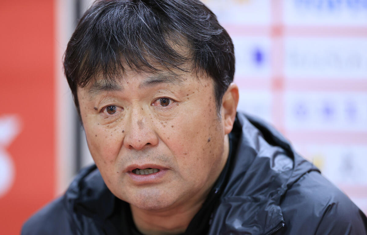 三菱重工浦和レッズレディースの楠瀬直木監督