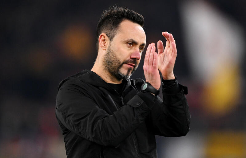 ブライトンを率いるデ・ゼルビ監督。