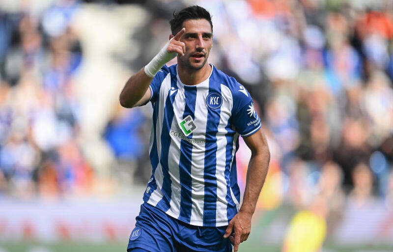 カールスルーエでプレーするシュティンドル。