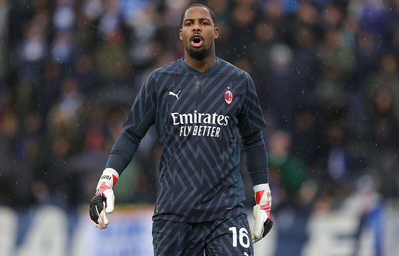 GKマイク・メニャンは今夏にミランを去る可能性も？