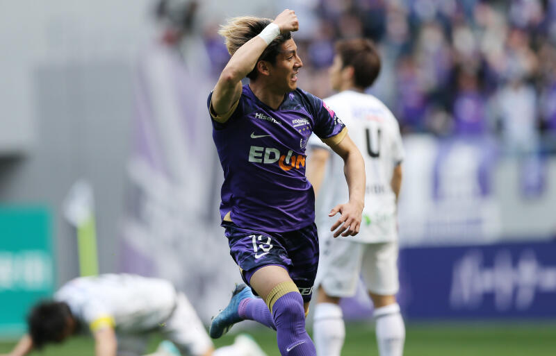 広島デビュー戦出場3分で同点弾の新井直人。