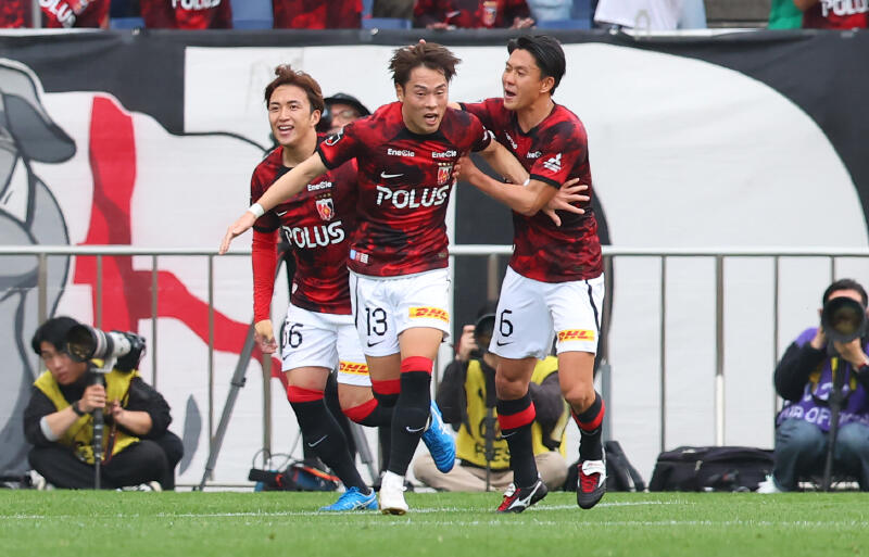 逆転劇を呼び込む同点弾の渡邊凌磨。