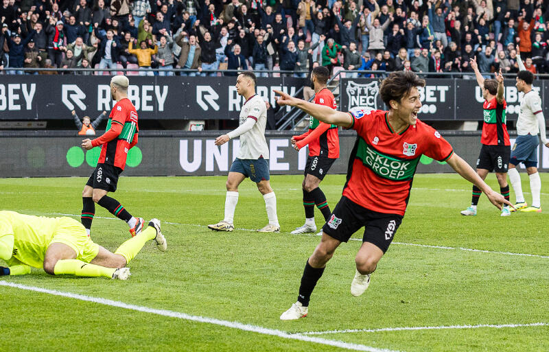 PSV戦でゴールの佐野航大。