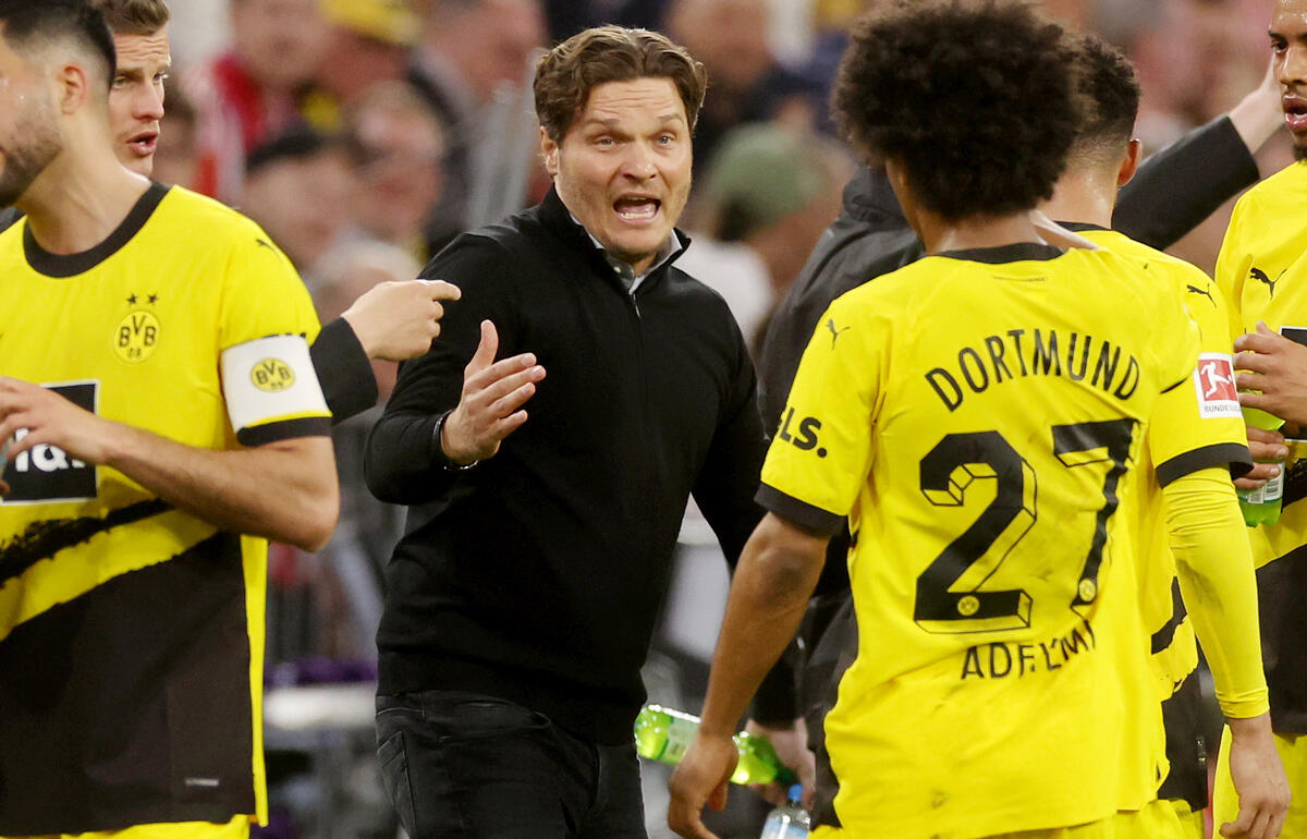 勝利を喜ぶテルジッチ監督