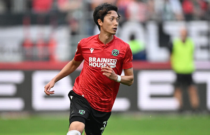 ハノーファーでプレーする室屋成。