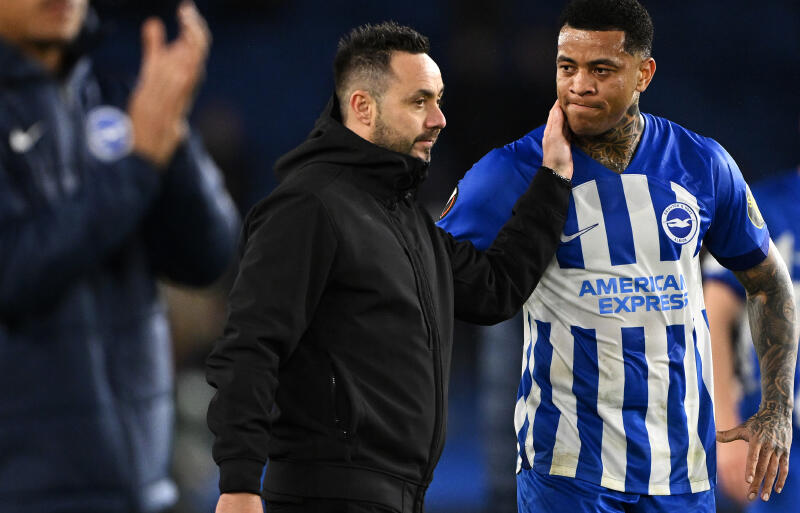 ブライトンを率いるデ・ゼルビ監督。