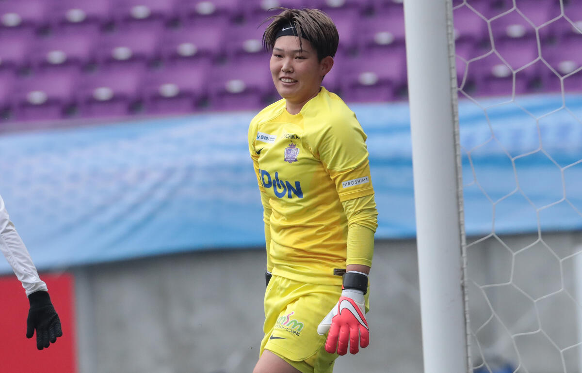 S広島Rのゴールを守る木稲瑠那