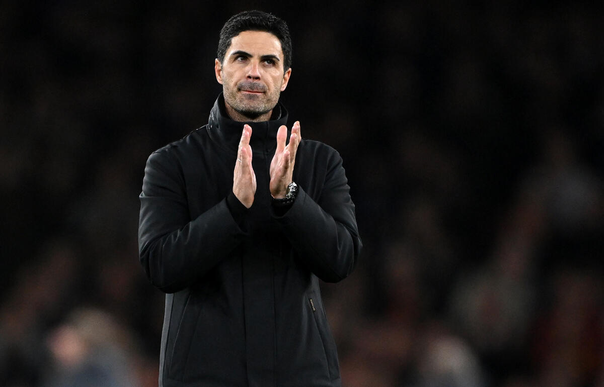 勝利を喜ぶアルテタ監督