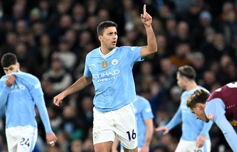 先制点のロドリ。