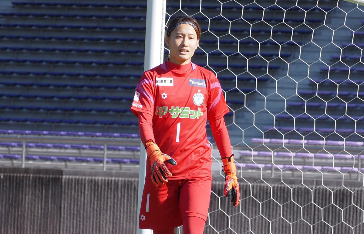 皇后杯でプレーするスフィーダ世田谷FCのGK石野妃芽佳