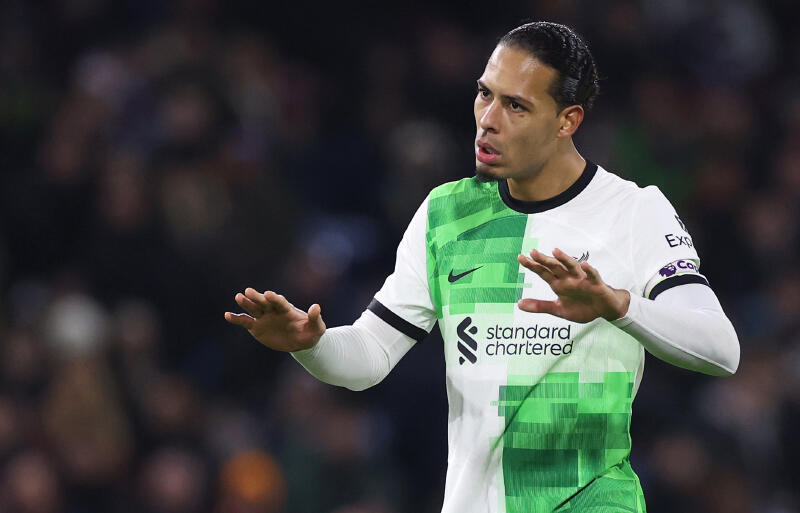 リバプールのファン・ダイク。