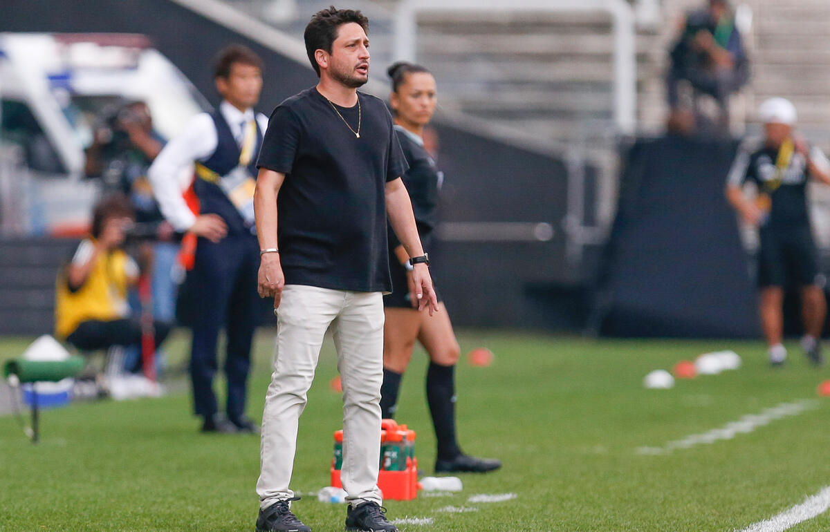 昨年12月にもなでしこジャパンと対戦したばかりのブラジル女子代表のアルトゥール・エリアス監督