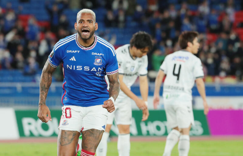 決勝ゴールのアンデルソン・ロペス。