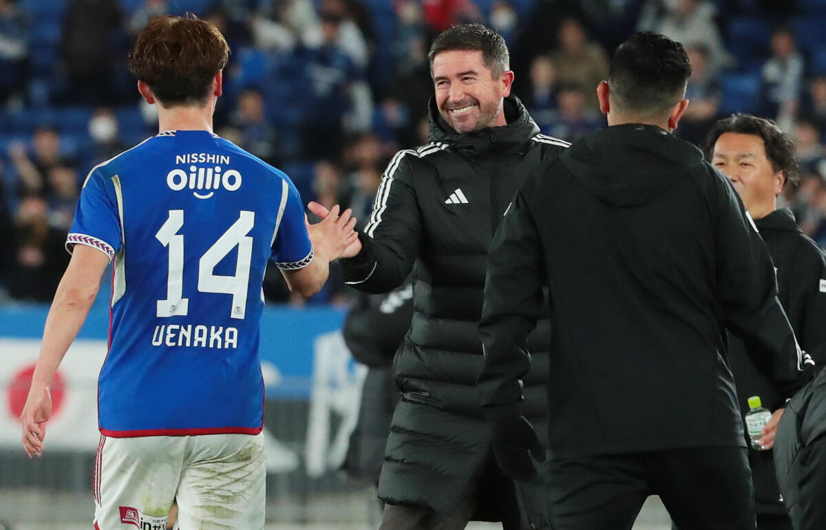 今季ホーム初勝利を飾った横浜FMのキューウェル監督