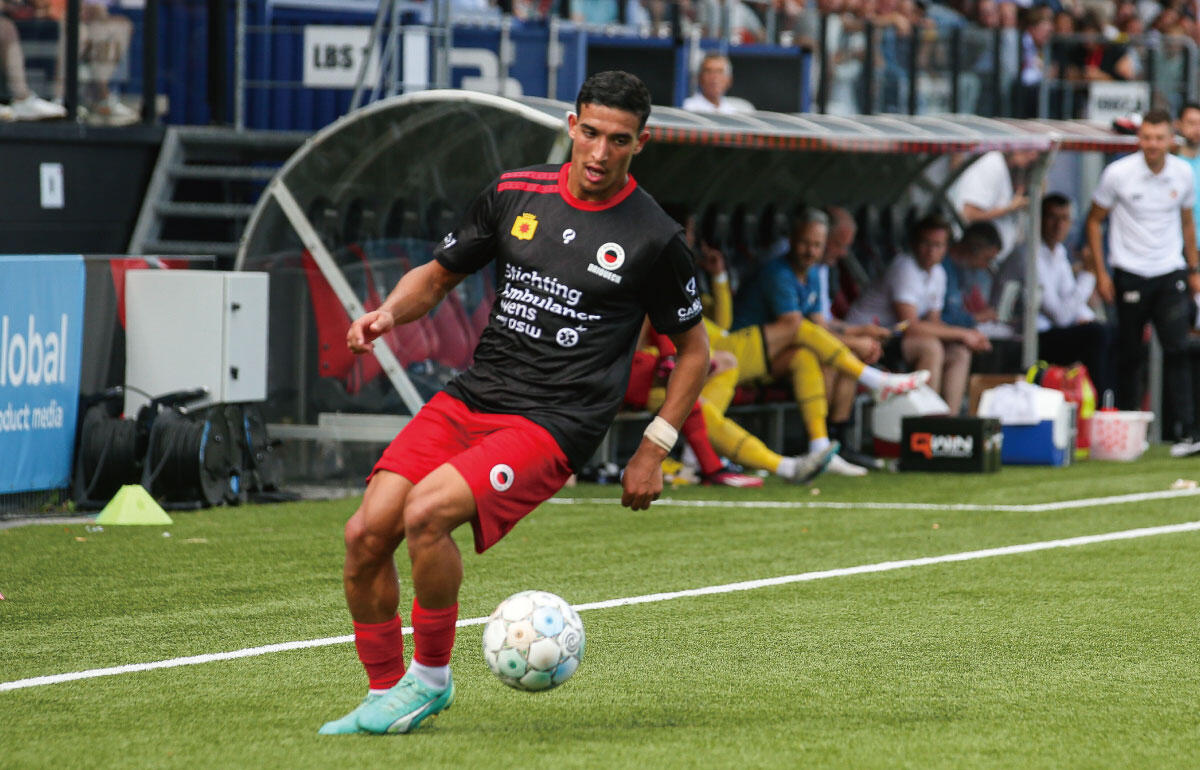 エクセルシオールのFWクハイブ・ドリウエシュ(21)