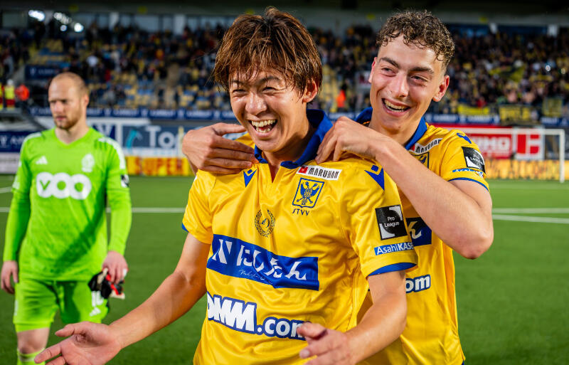 シント＝トロイデンでプレーする山本理仁。