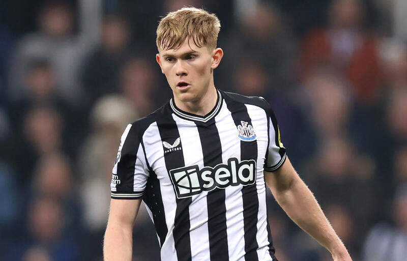 ニューカッスルでプレーするホール。