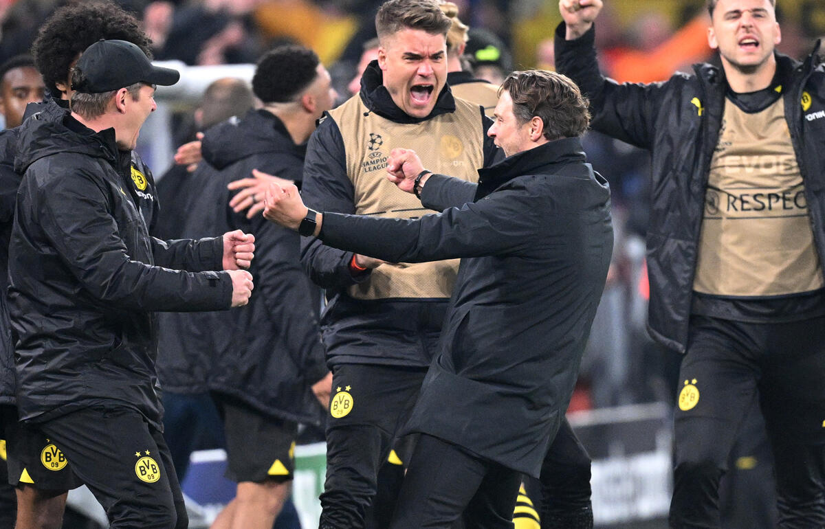 ホームで逆転突破を喜ぶテルジッチ監督