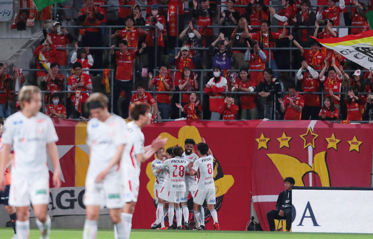 相川暖花さんも参戦したパトリックのゴールを喜ぶゴール裏