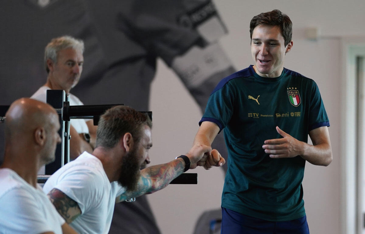 イタリア代表で共闘したデ・ロッシ&キエーザ(2021年)