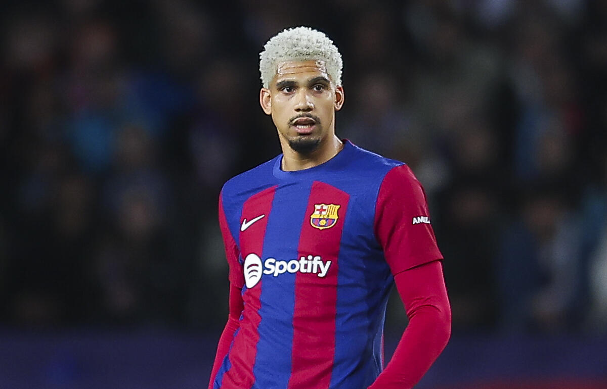 バルセロナで主力として活躍するアラウホ