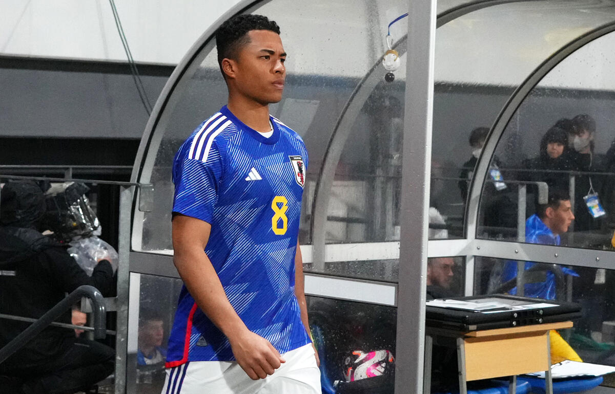 キャプテンの藤田譲瑠チマ