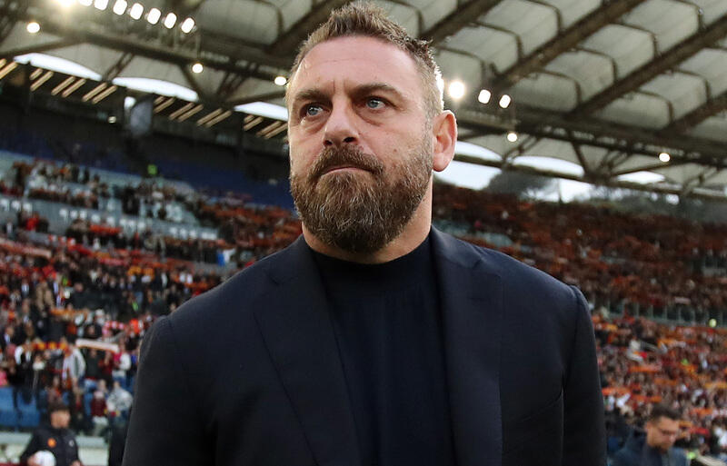 ローマのデ・ロッシ監督。