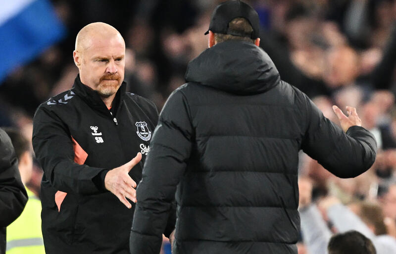 エバートンを率いるダイチ監督。