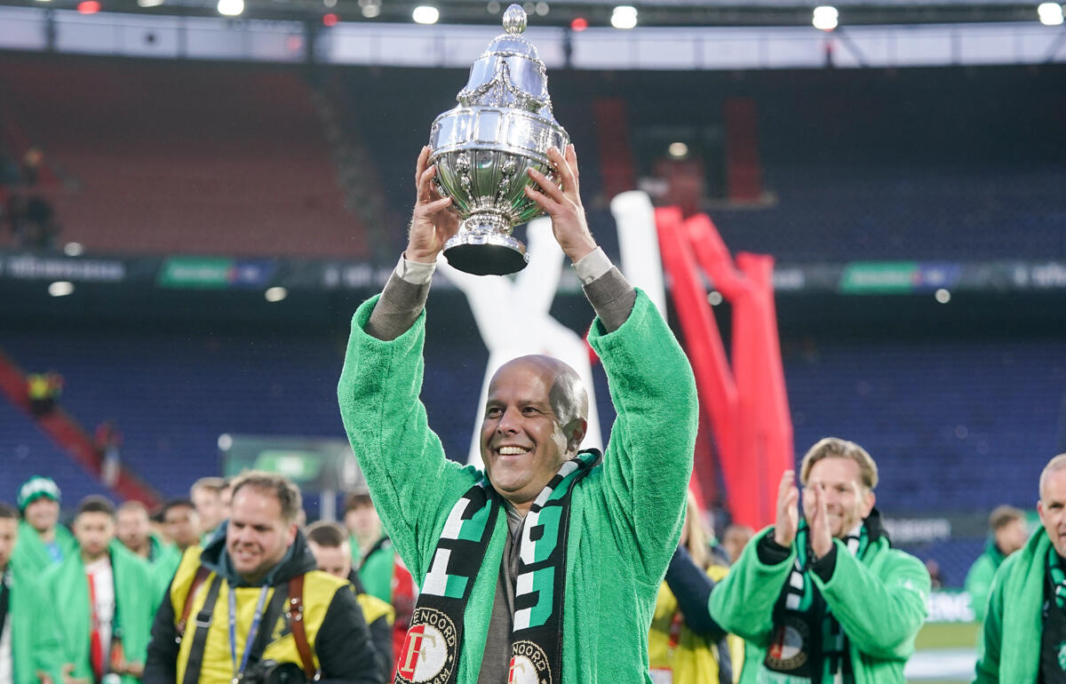 フェイエノールトで2年連続タイトル獲得のスロット監督