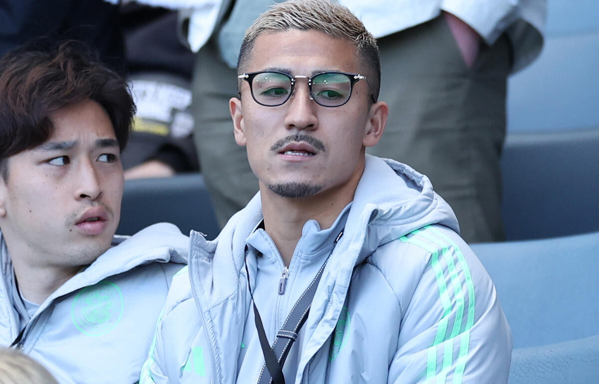 スタンドで試合を見守った前田大然