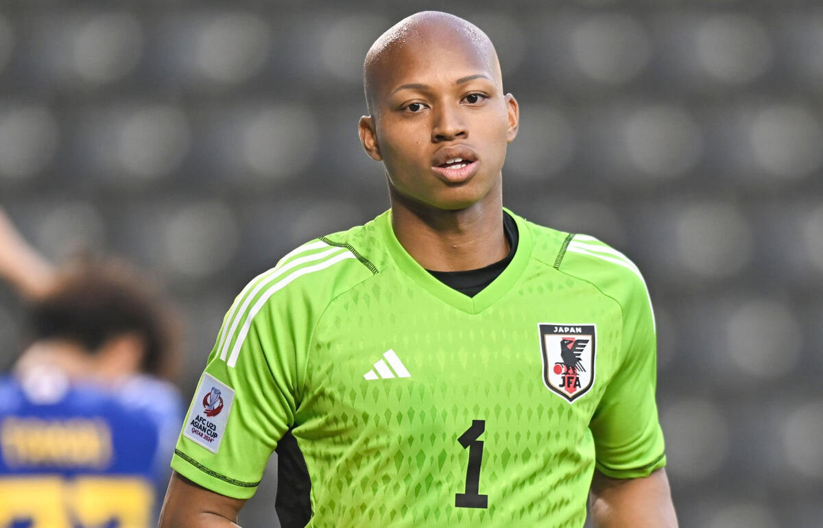 日本のゴールに鍵をかける小久保玲央ブライアン