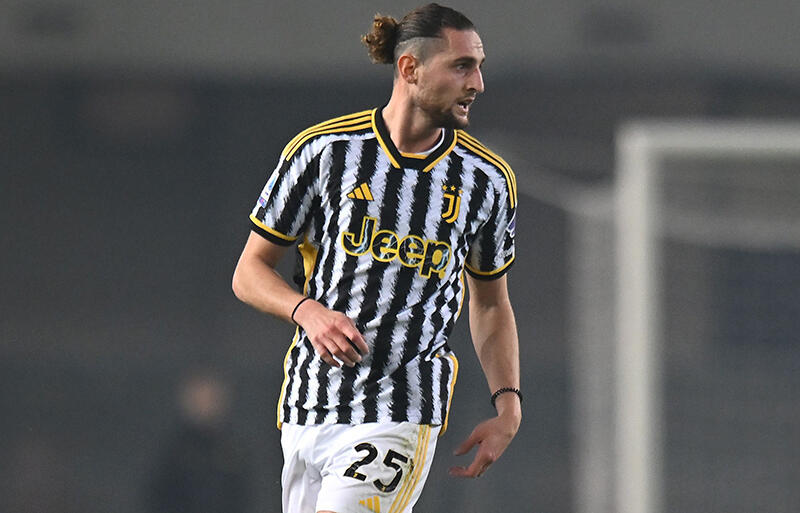 去就が注目されるMFアドリアン・ラビオ