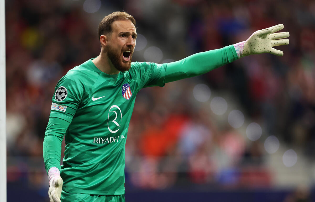 アトレティコのゴールを守るオブラク