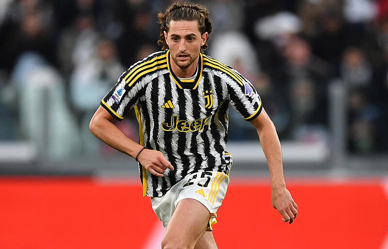 ユナイテッドがMFアドリアン・ラビオを再びターゲットに？