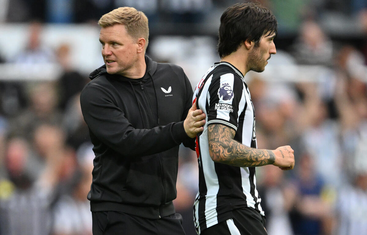 ハウ監督とトナーリ